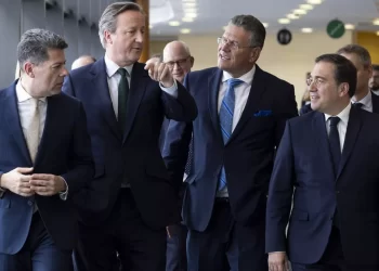 Progresos en las Negociaciones sobre Gibraltar: España, Reino Unido y la UE Continúan Trabajando
