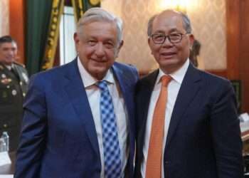 Qiu Xiaoqi y AMLO
