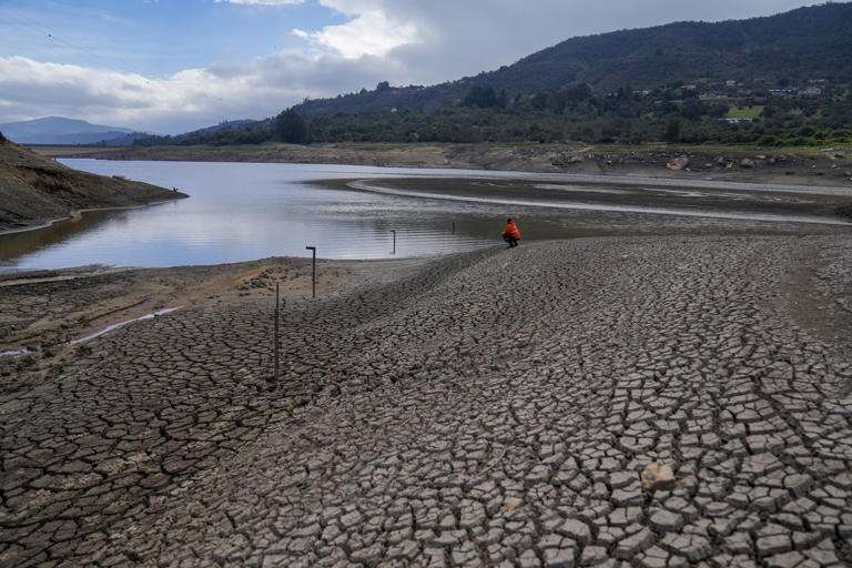 Bogotá Implementará Racionamiento de Agua por Primera Vez en Décadas debido a la Sequía