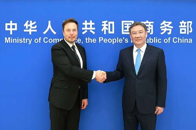 Elon Musk en China: Restricciones a Tesla Eliminadas Tras Reunión con Primer Ministro