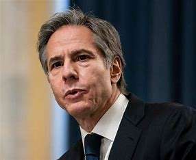 Blinken Acusa a China de Apoyar la Industria de Defensa de Rusia