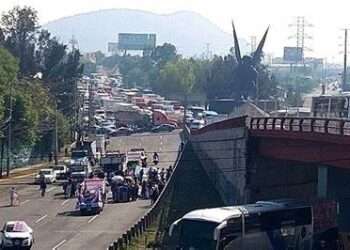 Bloqueo en Autopista México-Pachuca por Caso de Roberto Montes