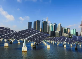 Compromiso de Europa con la Energía Solar: Enfrentando Desafíos y Fomentando la Innovación