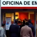 El empleo en España va a la baja con 139.700 ocupados menos.