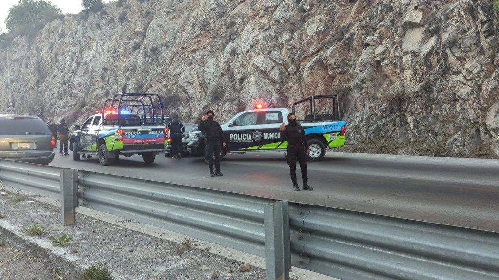 Terror en Puebla: Hallan restos de siete personas junto a vehículo en Periférico Ecológico
