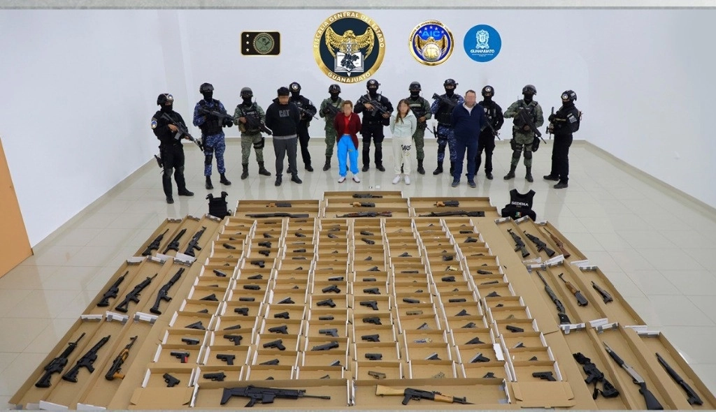 Arsenal de Casi 150 Armas Asegurado en San Luis de la Paz, Guanajuato: 4 Arrestados
