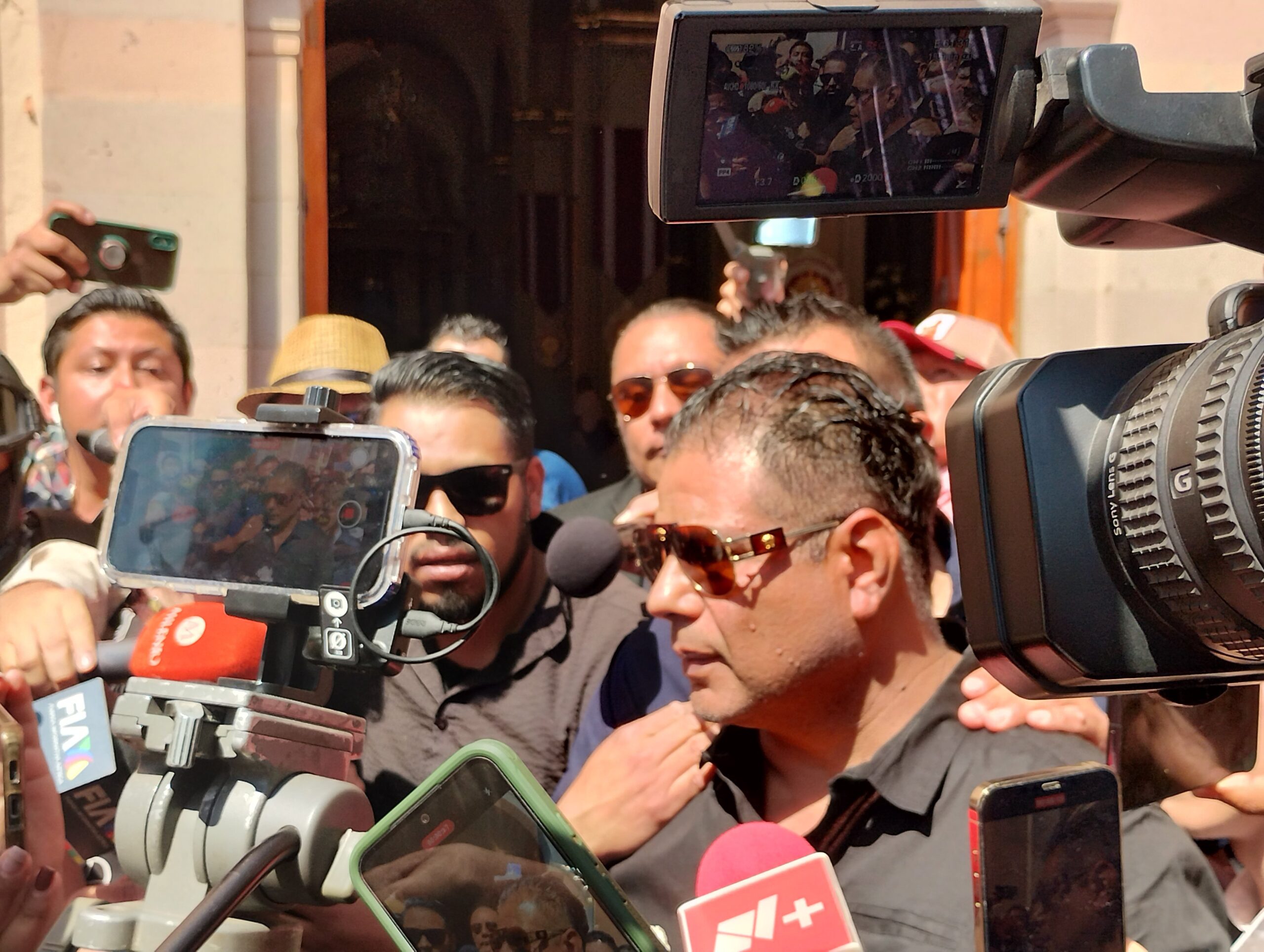 Candidato Adrián Guerrero Caracheo Aparece en Funeral de Gisela Gaytán tras Ataque