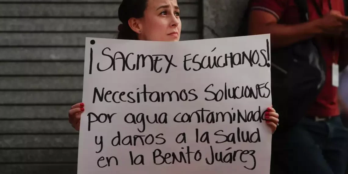 Vecinos Afectados por Agua Contaminada en Benito Juárez Pasarán la Noche en Plantón de Insurgentes Sur y Xola