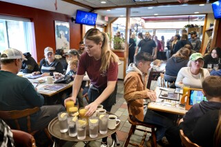 Incremento de 303,000 Empleos en EE. UU. en Marzo Muestra Solidez Económica