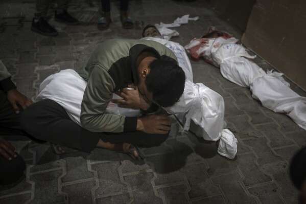 Ataques israelíes en Rafah, sur de Gaza, dejan 22 víctimas, la mayoría niños