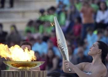 El fuego olímpico llega a París desde la cuna de los Juegos modernos