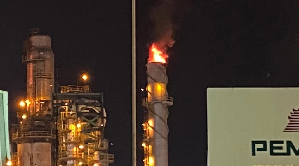 Explosión en Refinería de Minatitlán de Pemex en Veracruz