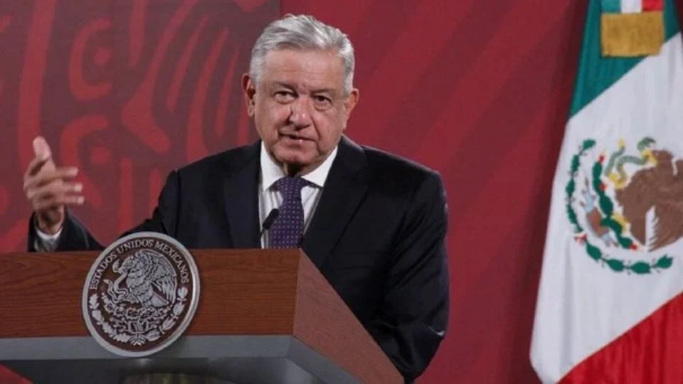 AMLO Celebra Decisión del INE y Comenta sobre Futuro de su Mandato: Detalles de la Mañanera
