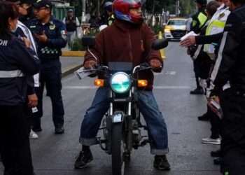Aprueban en la Cámara de Diputados Restricción para Viajar en Motocicleta a Menores de 12 Años