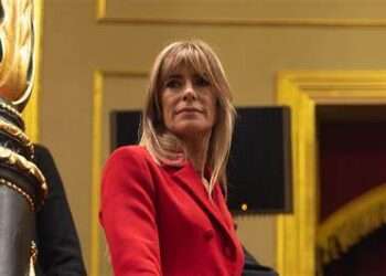 La Fiscalía de Madrid solicita el cese de la investigación sobre Begoña Gómez por tráfico de influencias