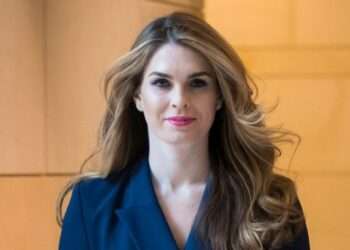 Hope Hicks Relata la Tormenta Política de 2016 en el Juicio de Nueva York sobre Donald Trump
