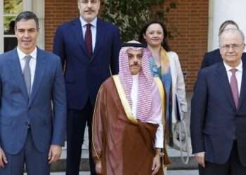 Sánchez se compromete con la solución de dos Estados junto al Grupo de Contacto Árabe