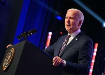 Biden acusa a Trump de amenazar la democracia y socavar el sistema judicial