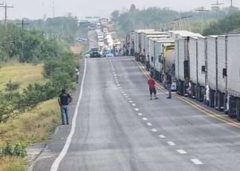 Persiste Bloqueo en la Carretera Ciudad Victoria-Matamoros por Protesta de Agricultores