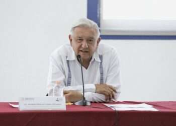 AMLO reitera compromiso de tener el mejor sistema de salud pública