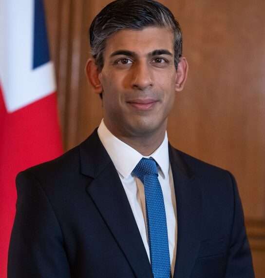 El Primer Ministro Británico Convoca Elecciones Generales para el 4 de Julio