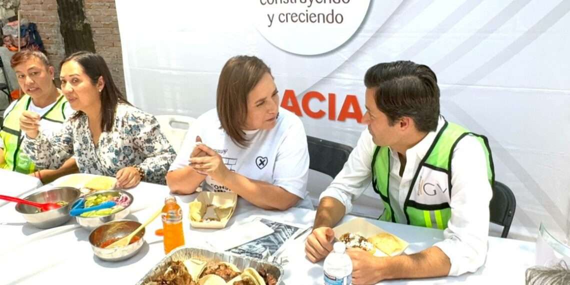 Xóchitl Gálvez Reconoce el Trabajo de los Albañiles en la Construcción de Viviendas
