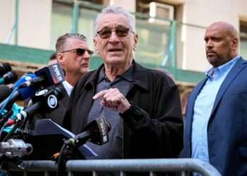 Robert De Niro Desafía a Trump en un Evento de Campaña de Biden en Nueva York