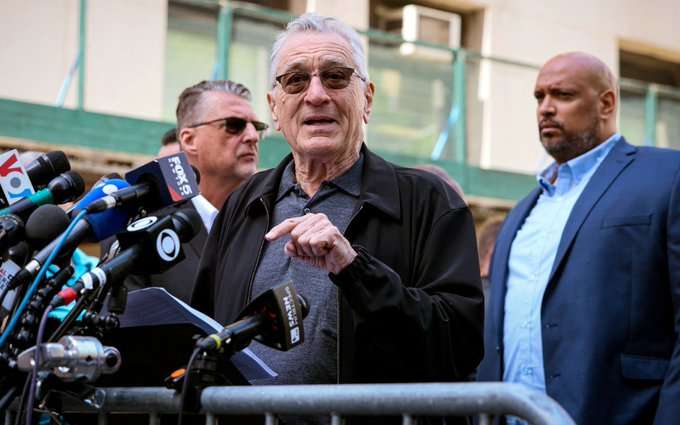 Robert De Niro Desafía a Trump en un Evento de Campaña de Biden en Nueva York