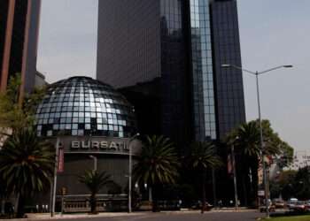 Descenso en la Bolsa Mexicana Tras Días de Avance