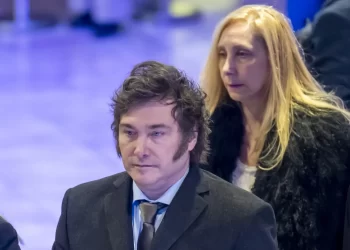 Denuncian a Javier Milei y su hermana por uso de fondos públicos en viaje a España