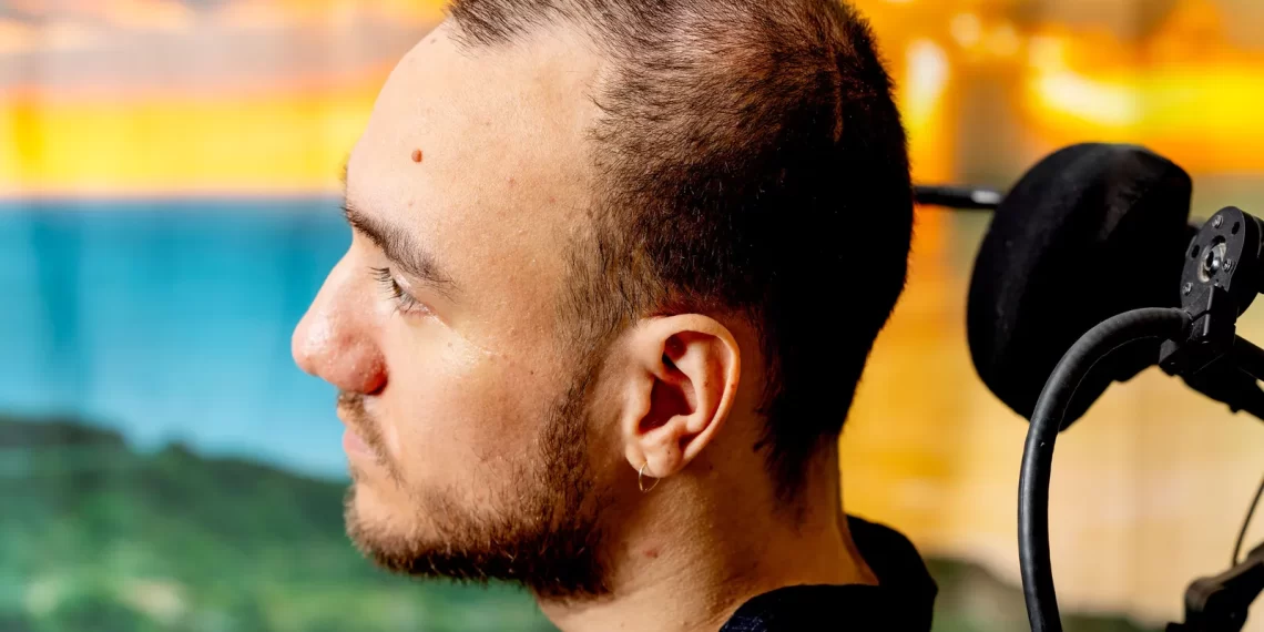 El primer usuario de Neuralink puede realizar tareas múltiples simplemente pensándolas.
