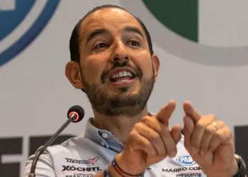 Sindicato de Electricistas Bloquea Sede del PAN; Marko Cortés Pide Intervención de AMLO