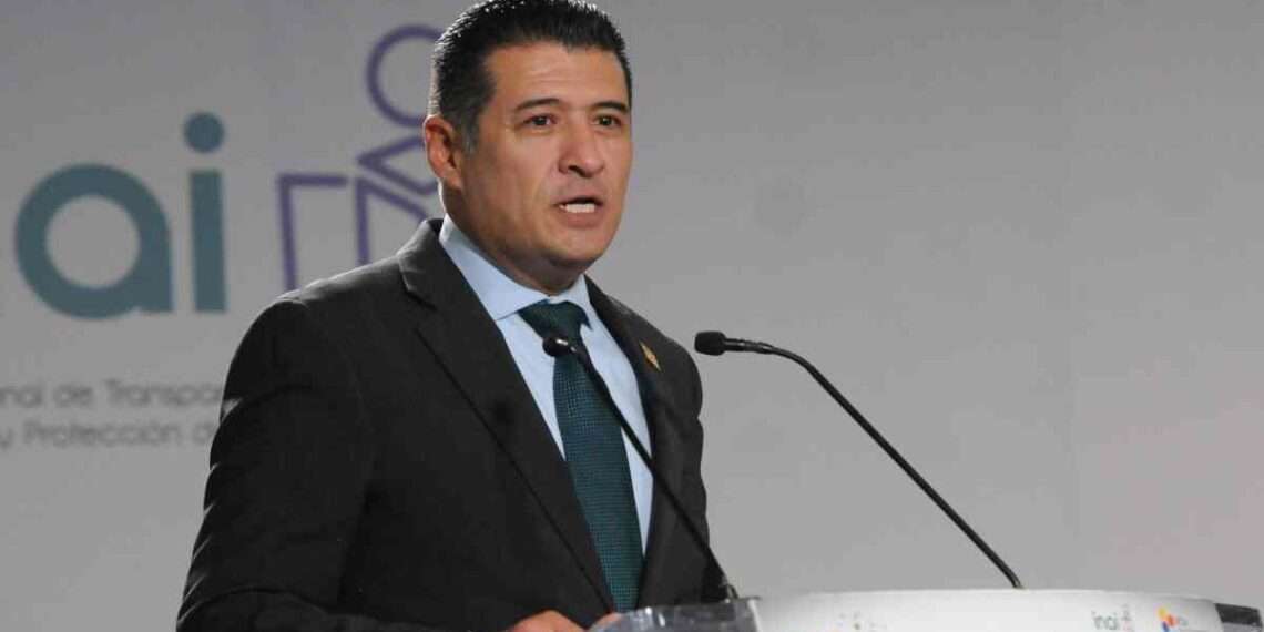 INAI No Desafía a AMLO: Aplicará Ley en Caso de Tratamiento Indebido de Datos Personales