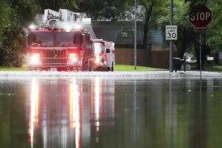 Tormentas Inundan el Sureste de Texas; Clases Suspendidas