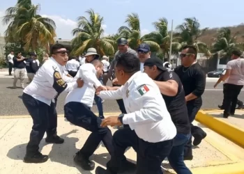Incidente entre policías en Campeche provoca lesiones a mujeres y un reportero