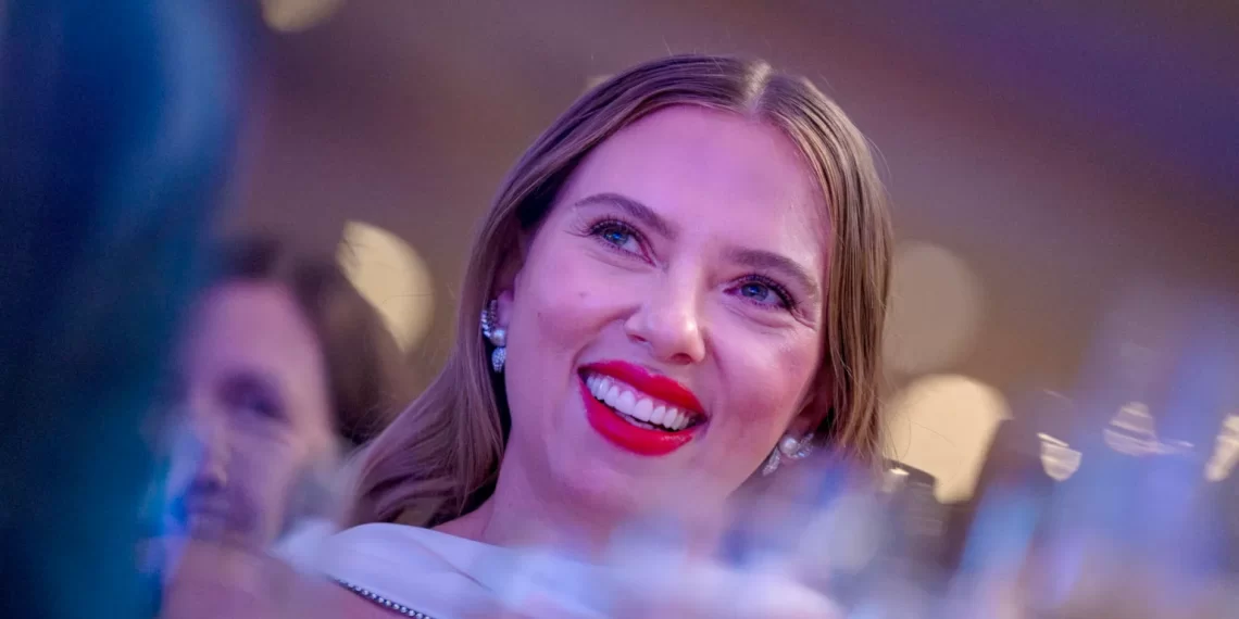 OpenAI accede a pausar la voz similar a la de Scarlett Johansson