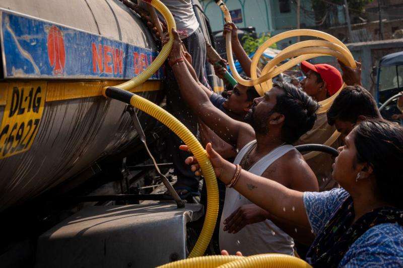 altas temperaturas en India, superando los 50 grados Celsius, han provocado al menos tres muertes