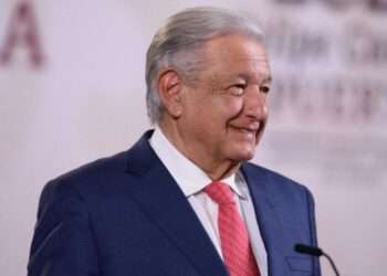 AMLO Defiende a Nahle y Critica Medios en la Mañanera del 3 de Mayo