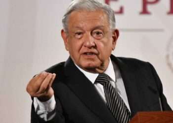 AMLO acusa a Calderón y Peña Nieto de favorecer a empresas españolas