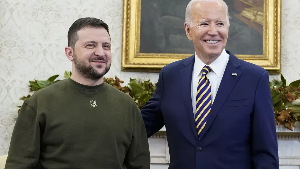Durante la conmemoración del desembarco de Normandía, el presidente de Estados Unidos, Joe Biden, enfatiza la importancia de defender a Ucrania y preservar la democracia