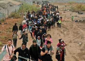 Crece la migración de familias mexicanas a Estados Unidos debido a la violencia