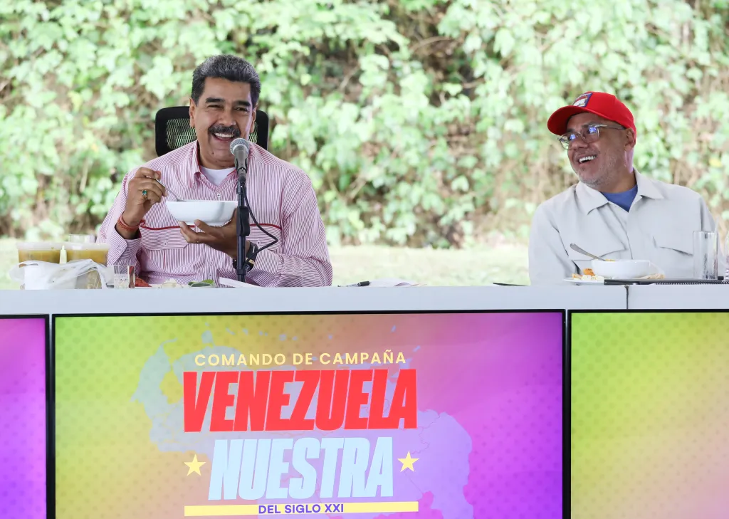 Maduro advierte sobre riesgo de ataques durante la campaña electoral.