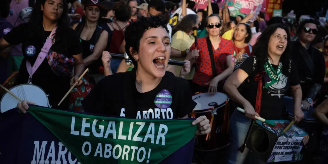 Debate en el Congreso de Brasil sobre proyecto que endurece penas por aborto se pospone