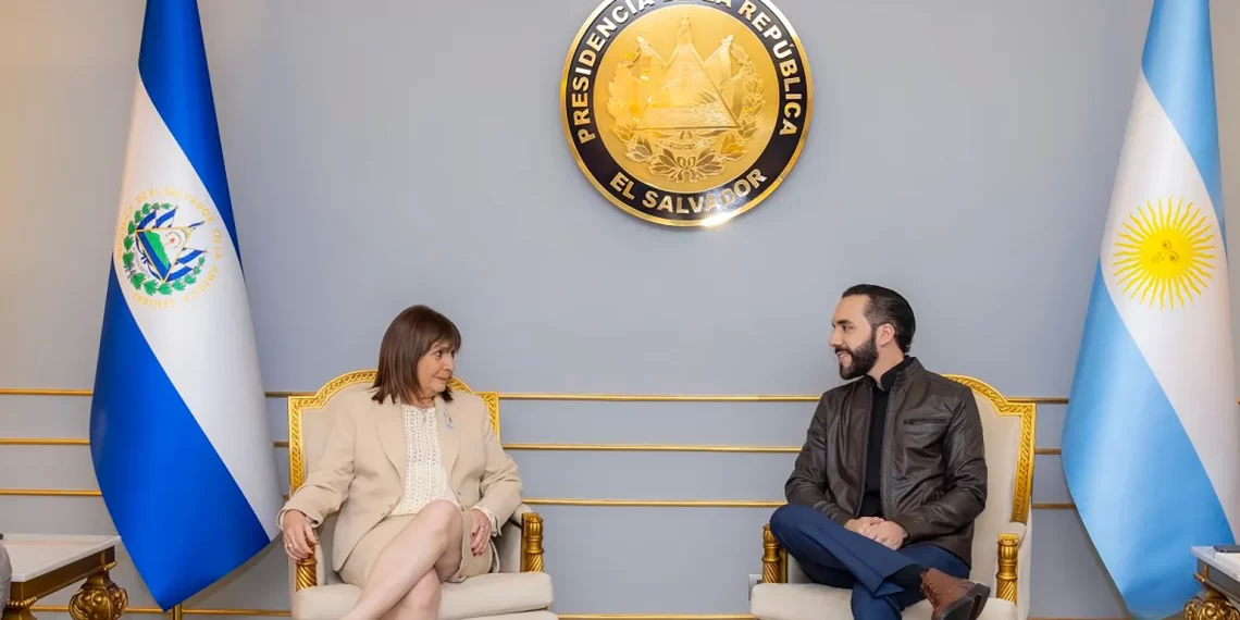 Bukele y Bullrich dialogan sobre seguridad en visita oficial a El Salvador