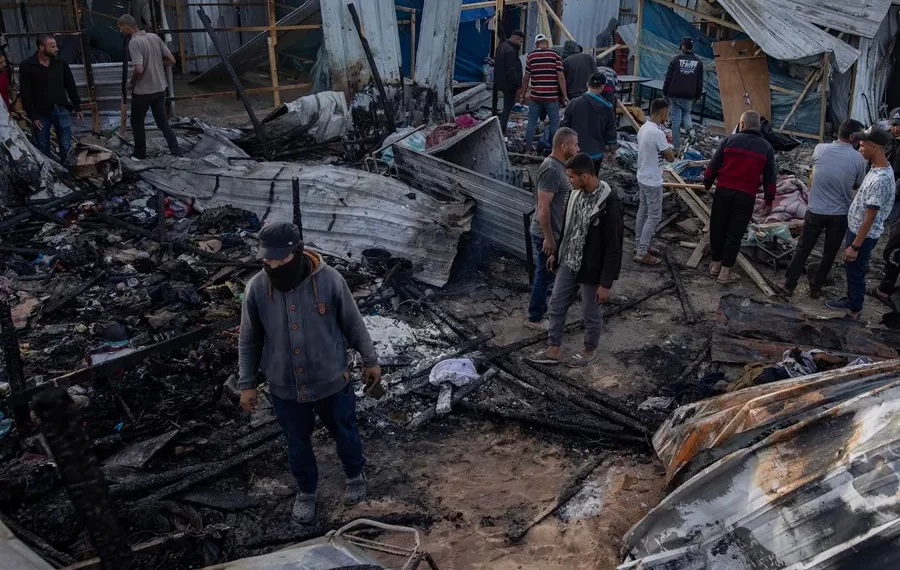 Israel continúa ataques en Gaza tras propuesta de tregua de Biden