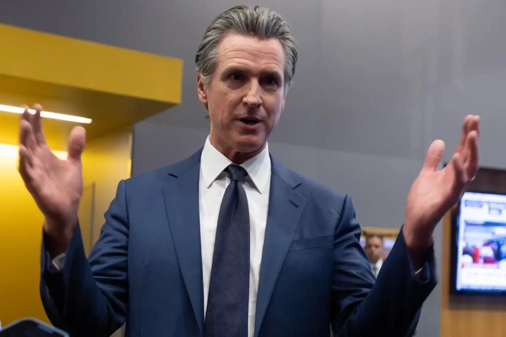 Aliados de Biden y Trump preparan el terreno para el primer debate con promociones y críticas al rival.