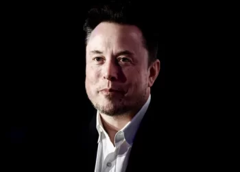 Accionistas de Tesla aprueban el pago de 56,000 millones de dólares a Elon Musk por cumplimiento de objetivos