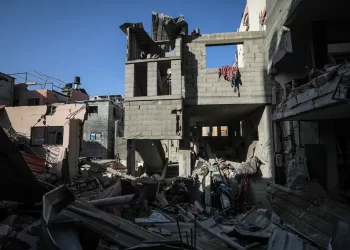 Ataques Aéreos en Gaza Dejan Decenas de Víctimas Civiles