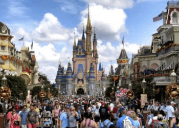 Disney retira demanda contra DeSantis tras acuerdo sobre el desarrollo de Disney World