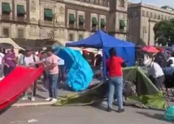 CNTE levanta plantón en el Zócalo tras recibir respuesta del gobierno federal